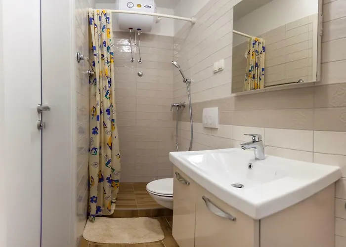 Hasanec By El-pi Tours * Njivice