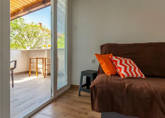 Hasanec By El-pi Tours * 奈维斯